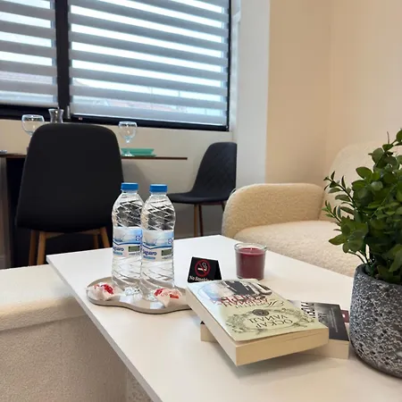 Centre 5 Mins To Apartmán Burgas City